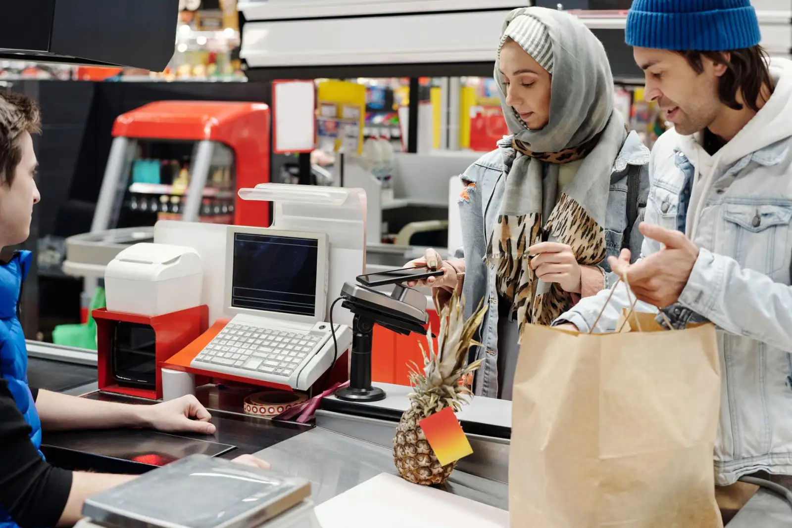 2024年社区便利店食品零售趋势：刘江百货经营部热销品类分析