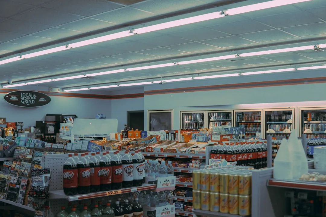 2024年社区便利店食品百货零售消费趋势及商品规划建议正文配图 2